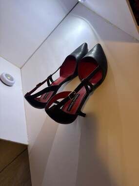 Charles Jourdan Paris Black Leather Pointed-Toe T-Strap Kitten Heels Size 9.5